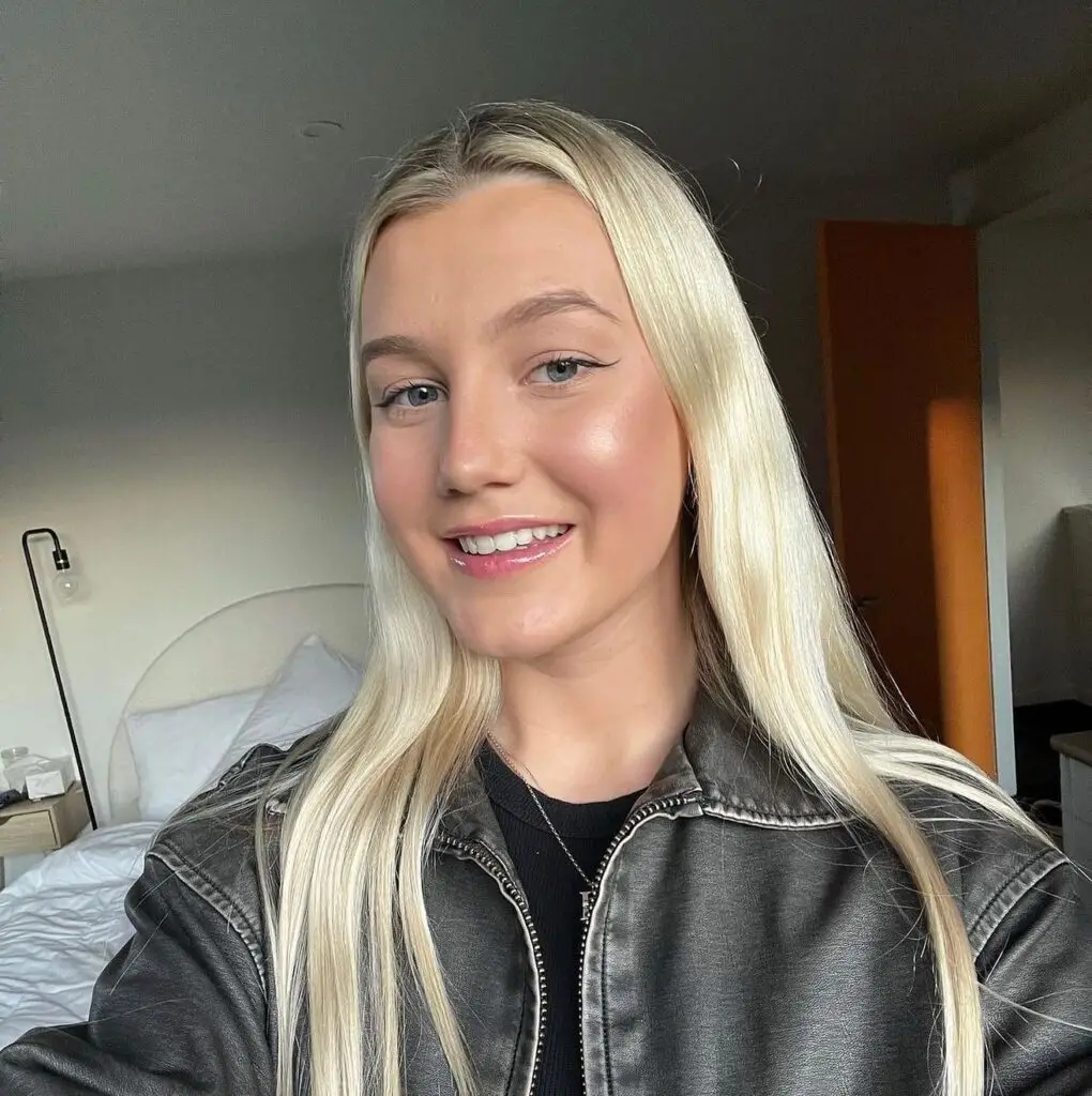 Social media influencer showing teeth whitening results at The White Smile Company Christchurch